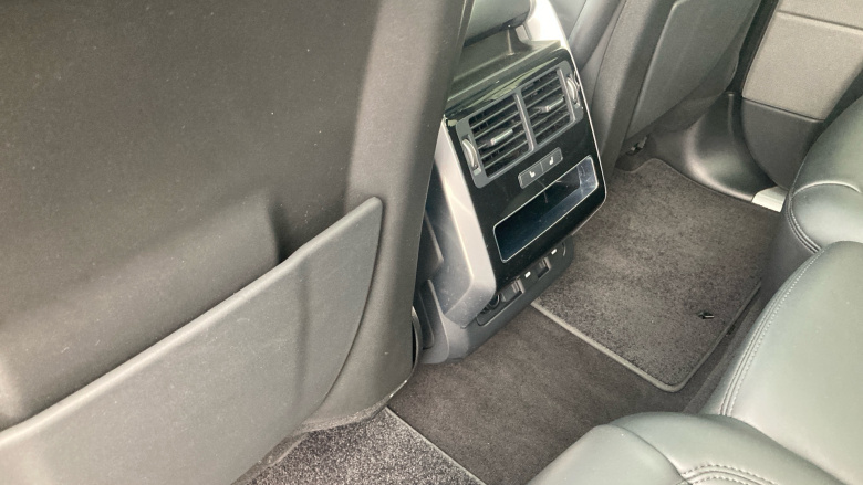 Land Rover Range Rover Sport 3.0 D300 HSE Dynamic Black 5dr Auto Diesel Estate